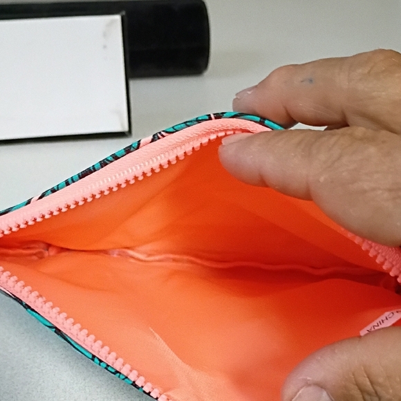 Ipsy Tropical Leaf Print Women's Cosmetic Bag - Picture 4 of 5